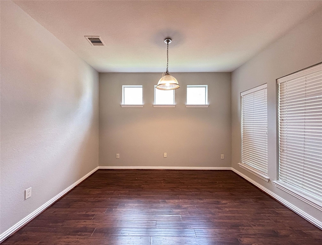 1323 Maple Ace Drive - Photo 3