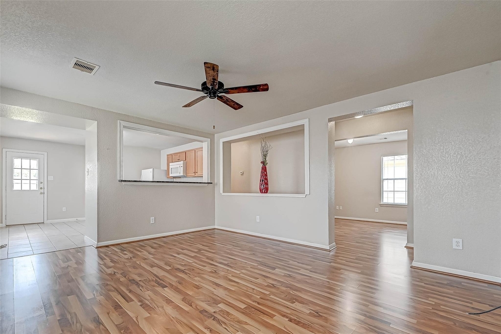 22138 Orchard Dale Drive - Photo 3