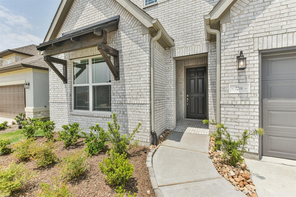 7216 Stillmeadow Grove Drive - Photo 2