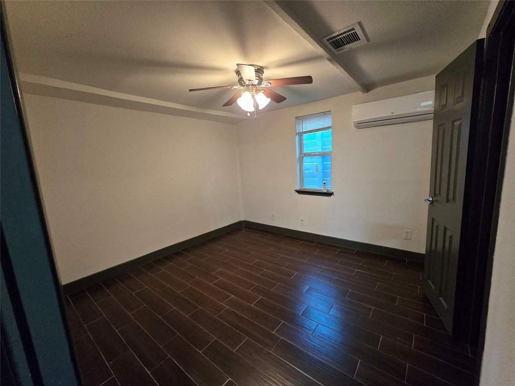 1501 Asbury - Photo 3