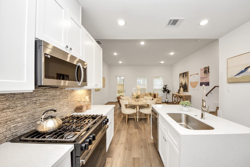 7504 Carver Road - Photo 18