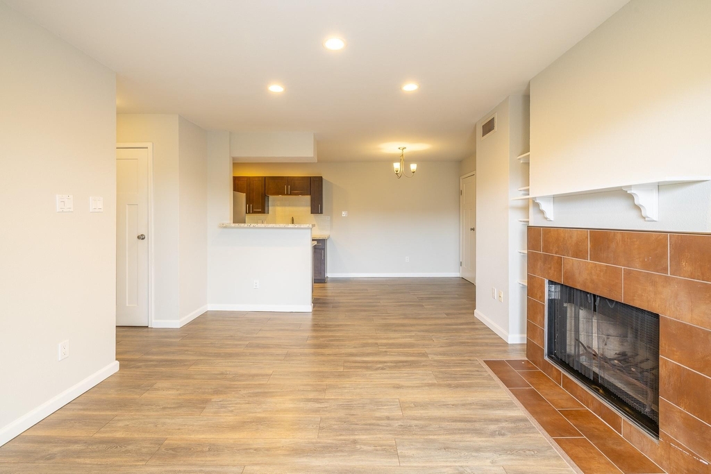 2750 Holly Hall Street - Photo 15