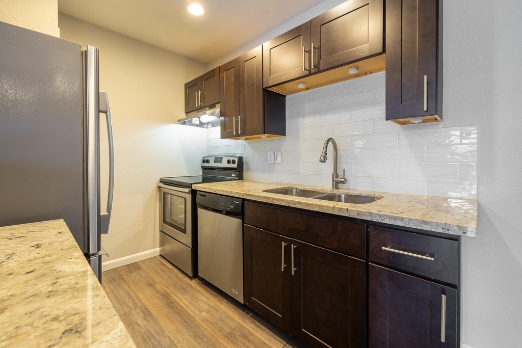 2750 Holly Hall Street - Photo 4
