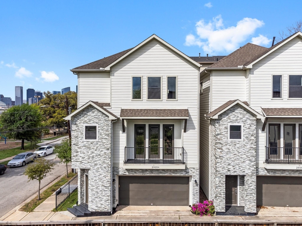 2909 Gillespie Street - Photo 1