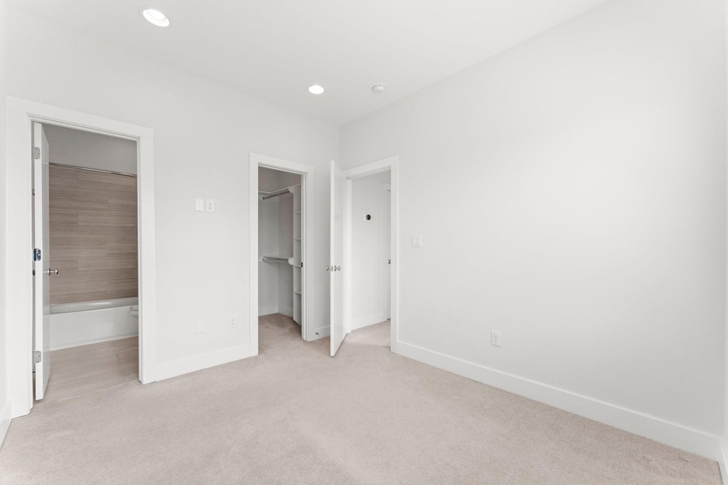 2909 Gillespie Street - Photo 24