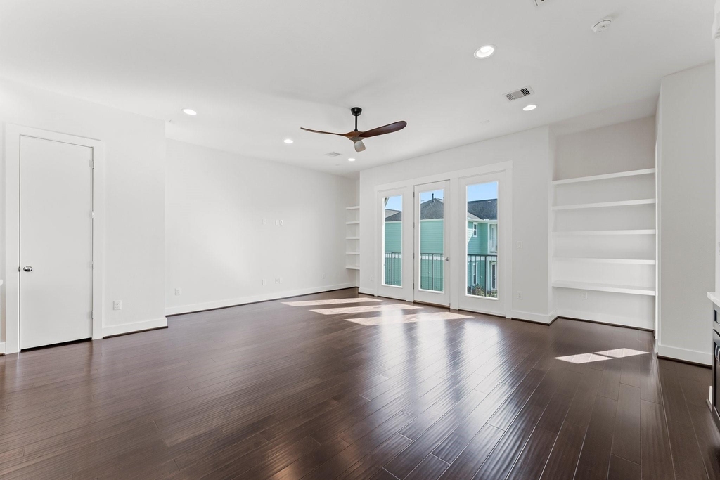 2909 Gillespie Street - Photo 14