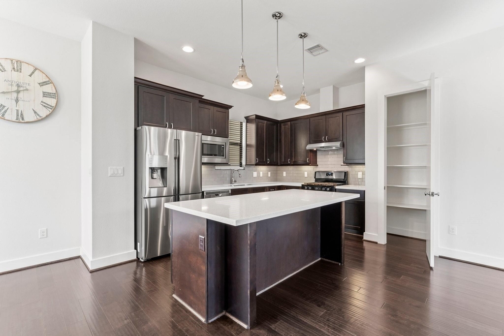 2909 Gillespie Street - Photo 17
