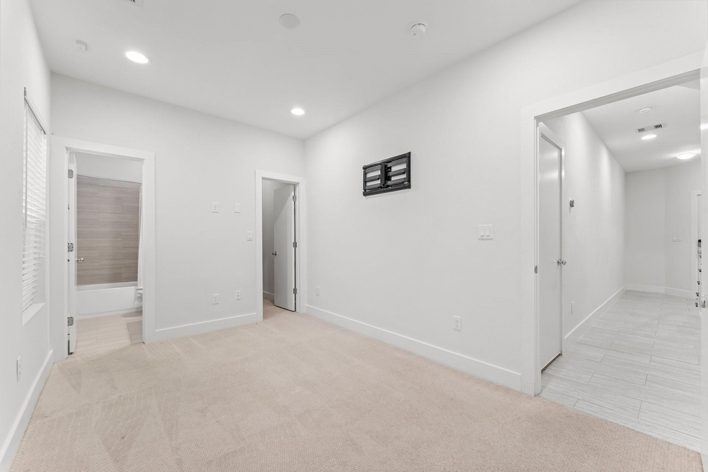 2909 Gillespie Street - Photo 9