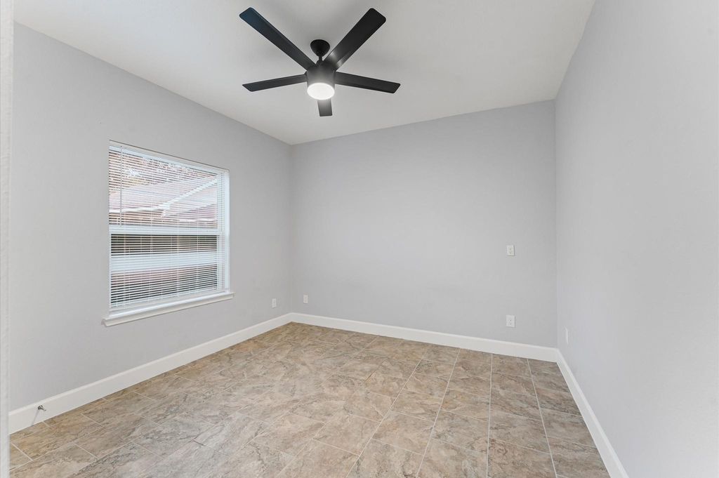 8221 Brockton Street - Photo 7