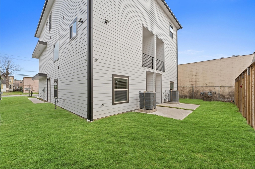 1908 Dismuke Street - Photo 36