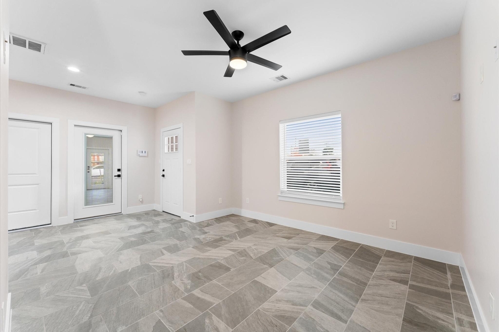 1908 Dismuke Street - Photo 3