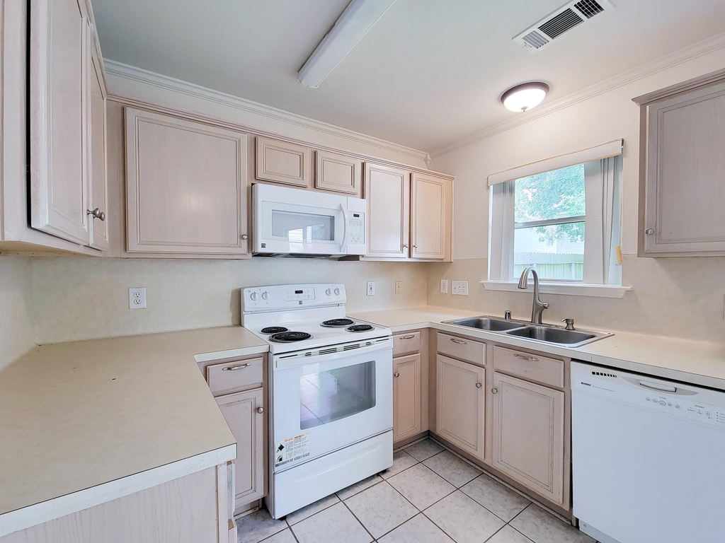 11810 Rolling Stream Drive - Photo 17