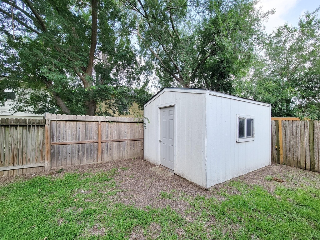 11810 Rolling Stream Drive - Photo 35
