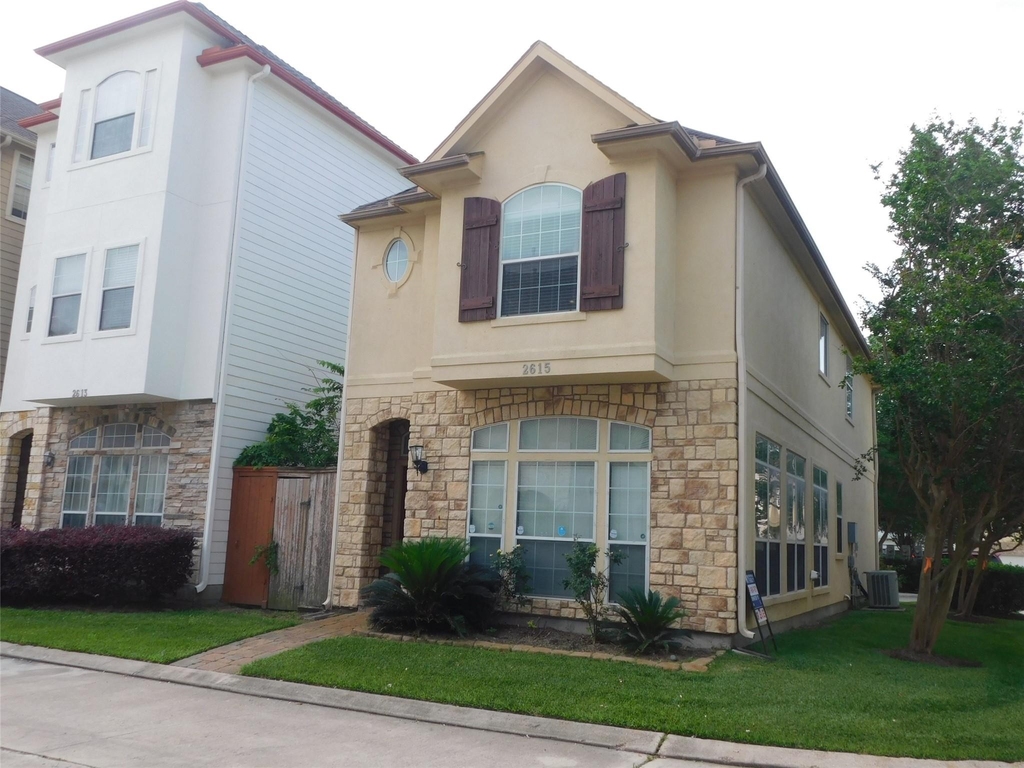 2615 Starboard Point Drive - Photo 2