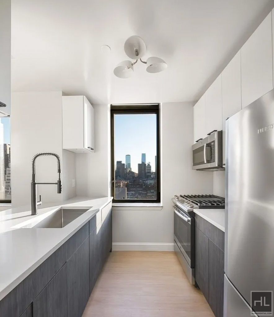 West 55th Street - Photo 1