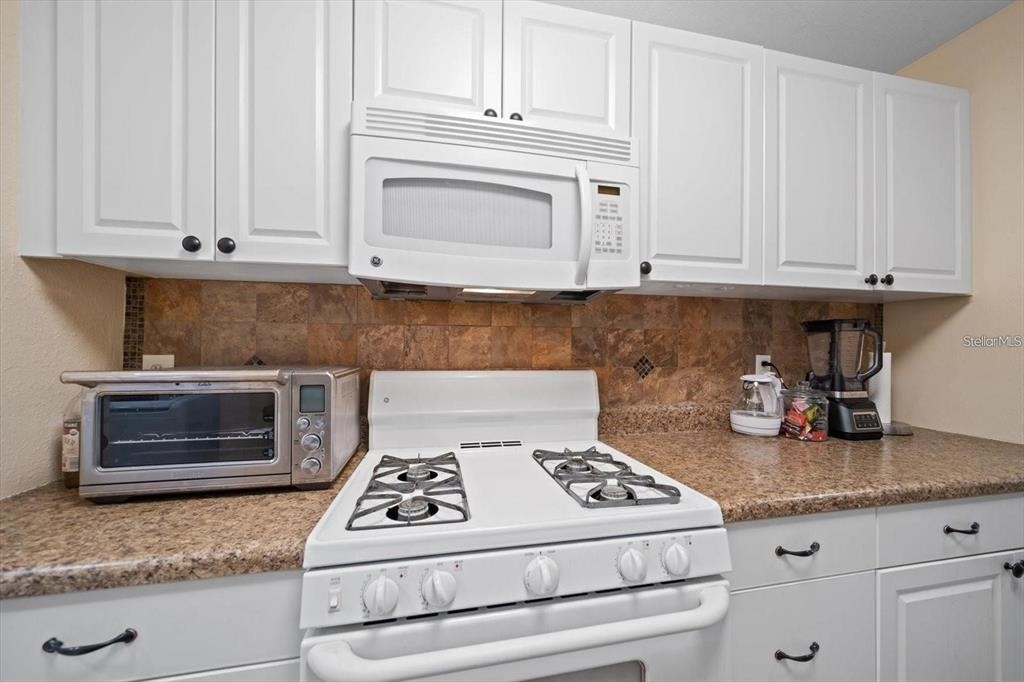 10038 62nd Terrace N - Photo 9
