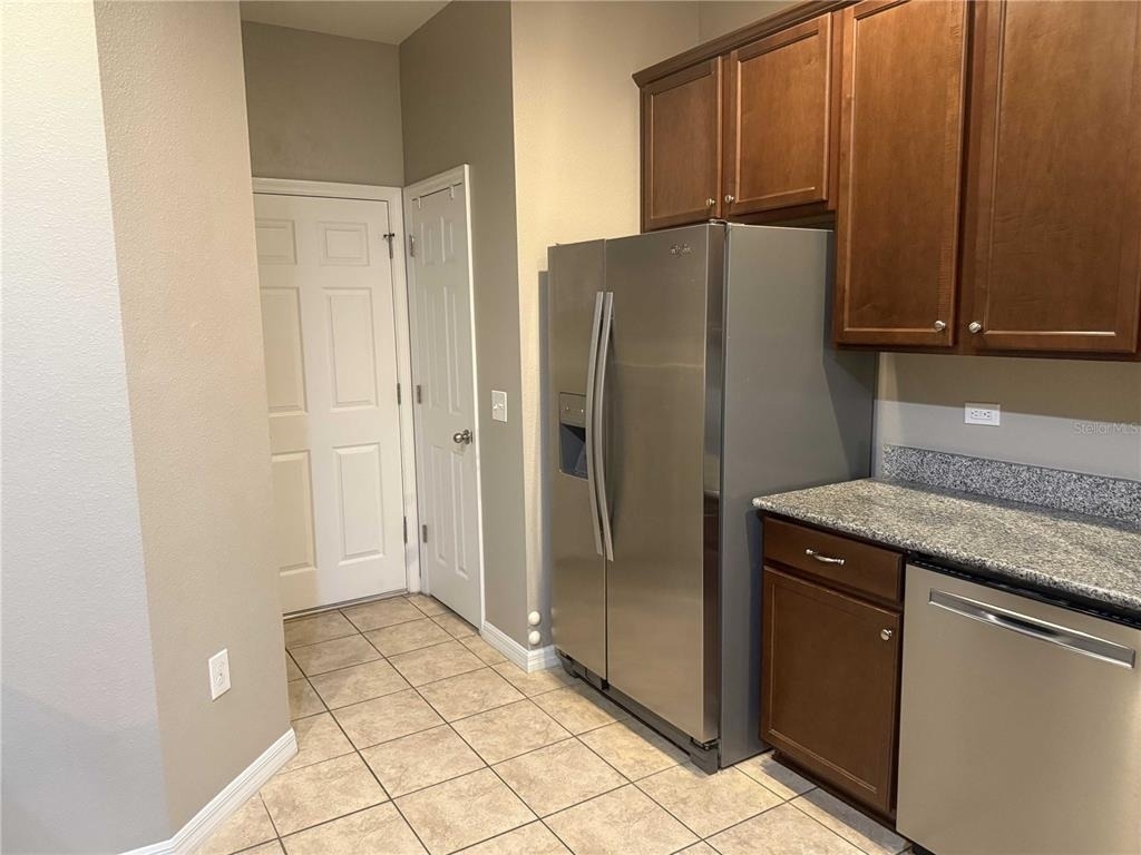 12030 Silverlake Park Drive - Photo 4