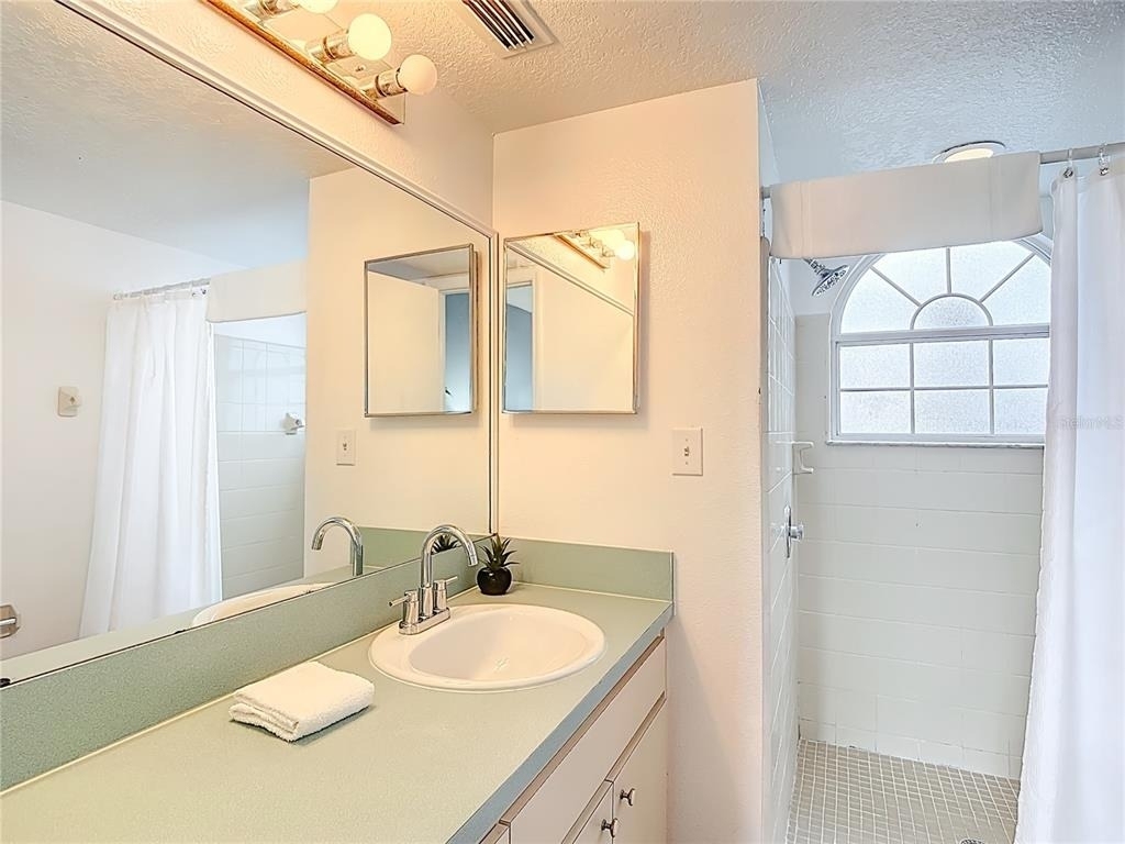 2753 N Poinciana Boulevard - Photo 26