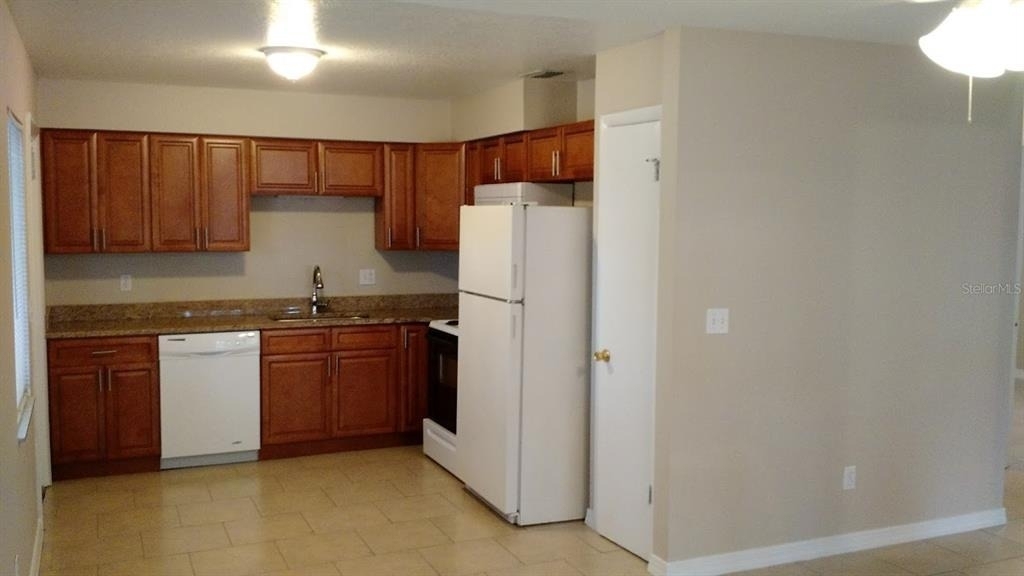 1419 Davidson Street - Photo 2