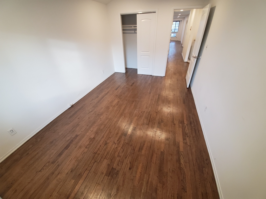 81-18 138th Street - Photo 8
