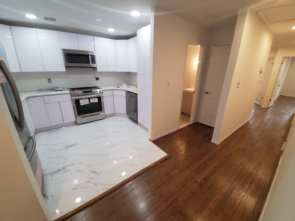 81-18 138th Street - Photo 6