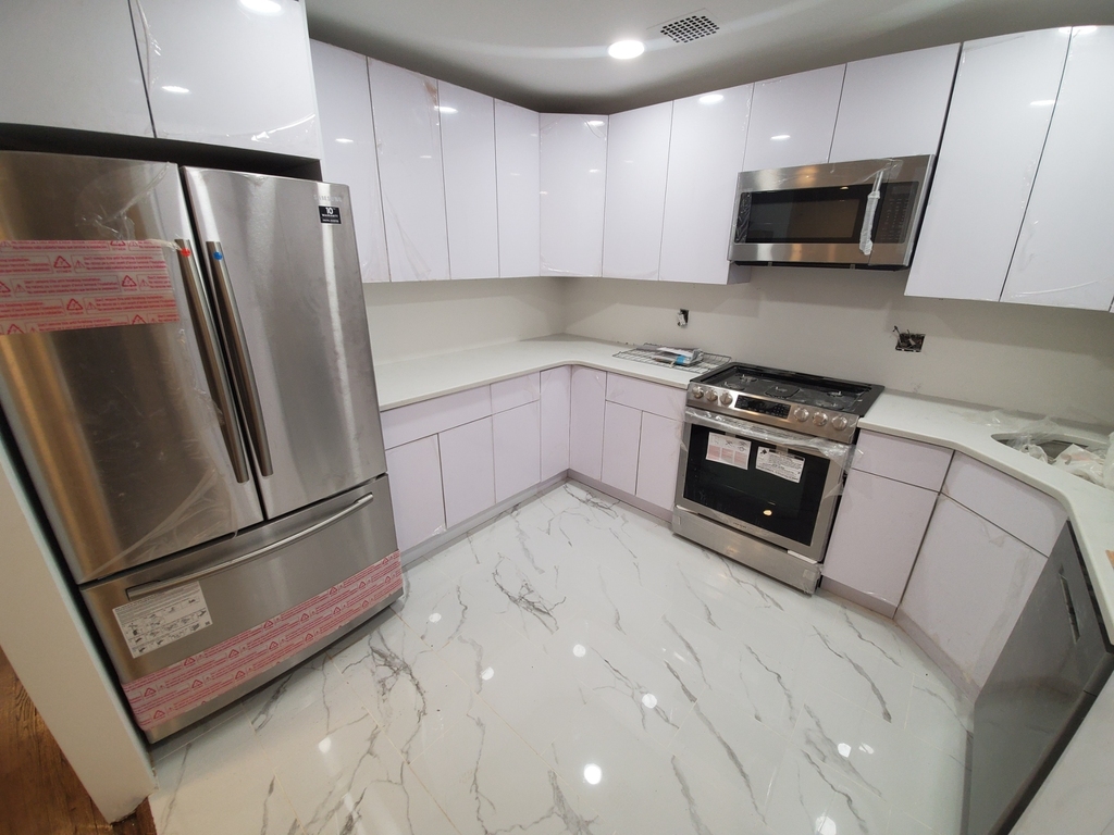 81-18 138th Street - Photo 4