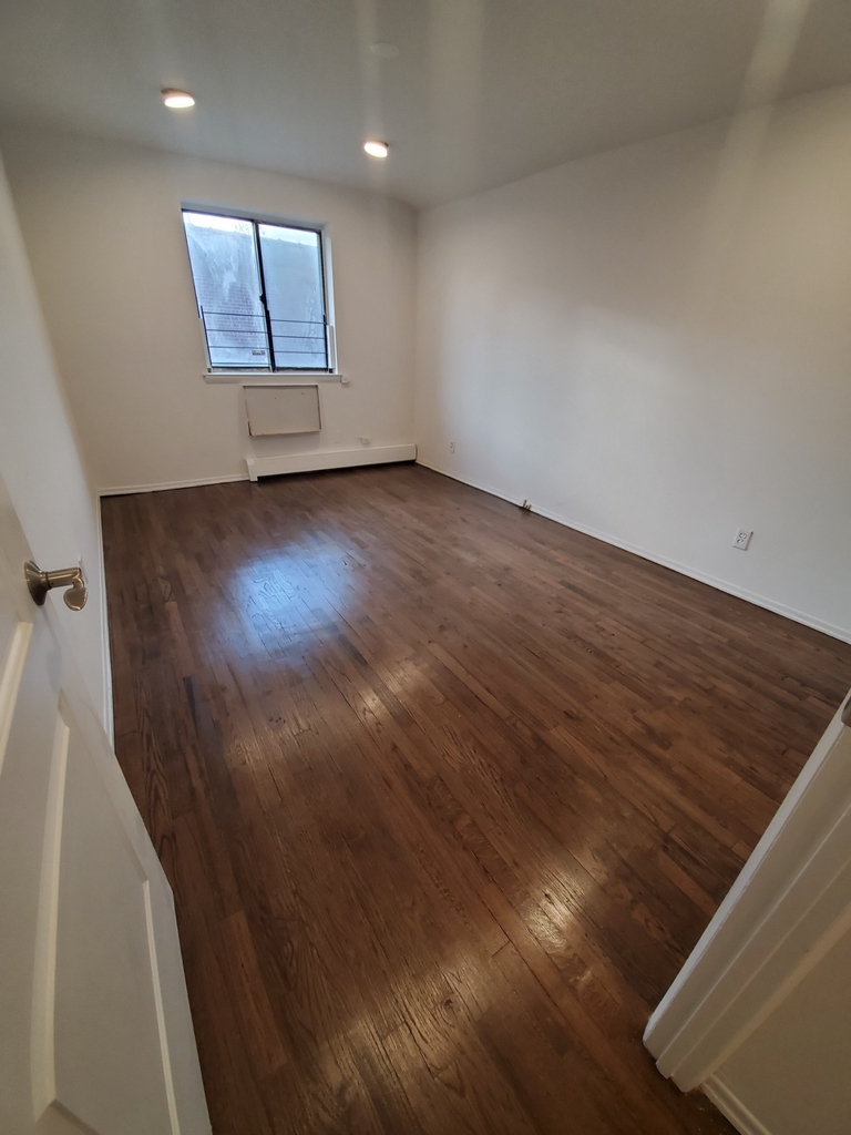81-18 138th Street - Photo 10