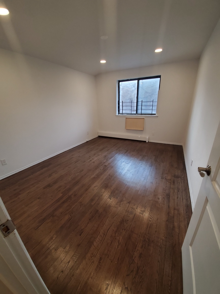 81-18 138th Street - Photo 7