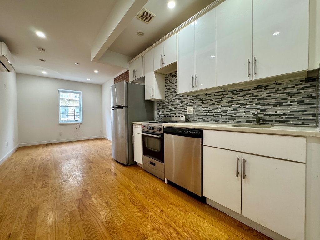 255 West 139th Street - Photo 10