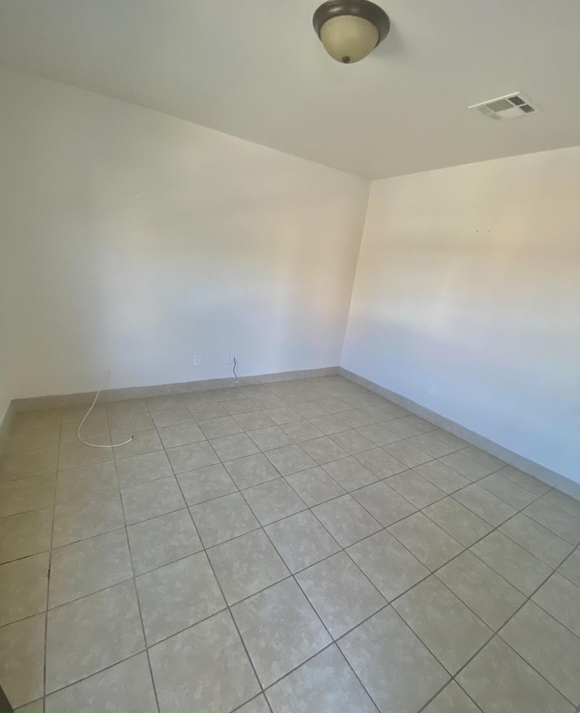 3328 Lincoln - Photo 0