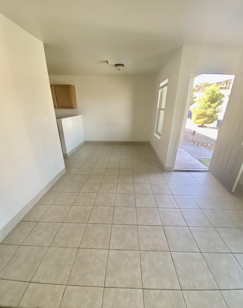 3328 Lincoln - Photo 4
