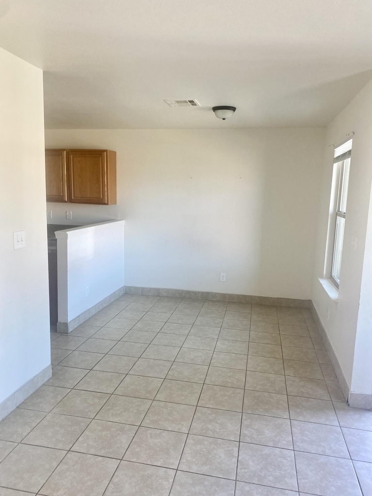 3328 Lincoln - Photo 5