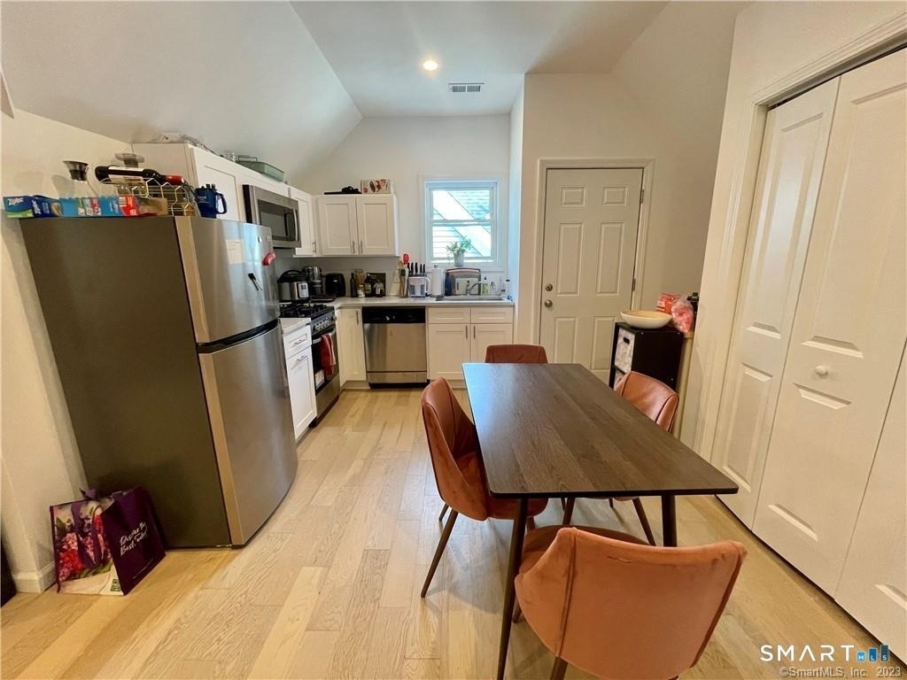 84 Lawrence Street - Photo 3