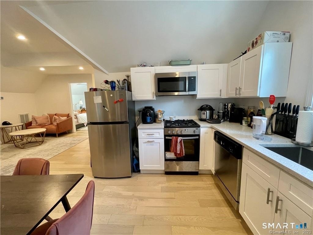 84 Lawrence Street - Photo 2