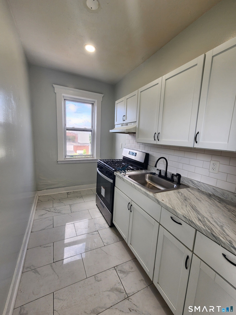 648 Ferry Street - Photo 6