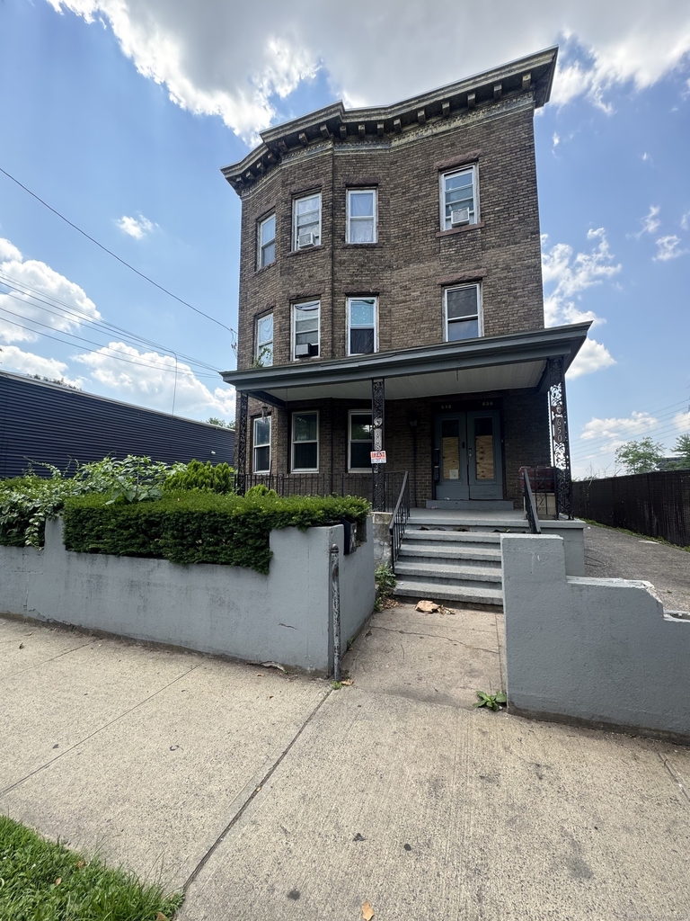 648 Ferry Street - Photo 0