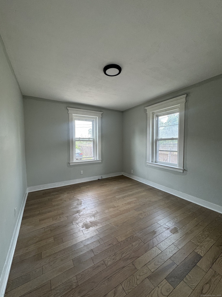 648 Ferry Street - Photo 5