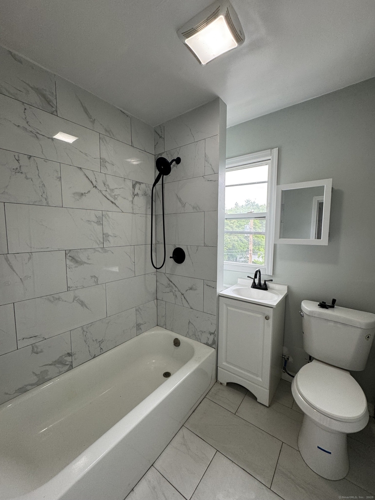 199 English Street - Photo 3
