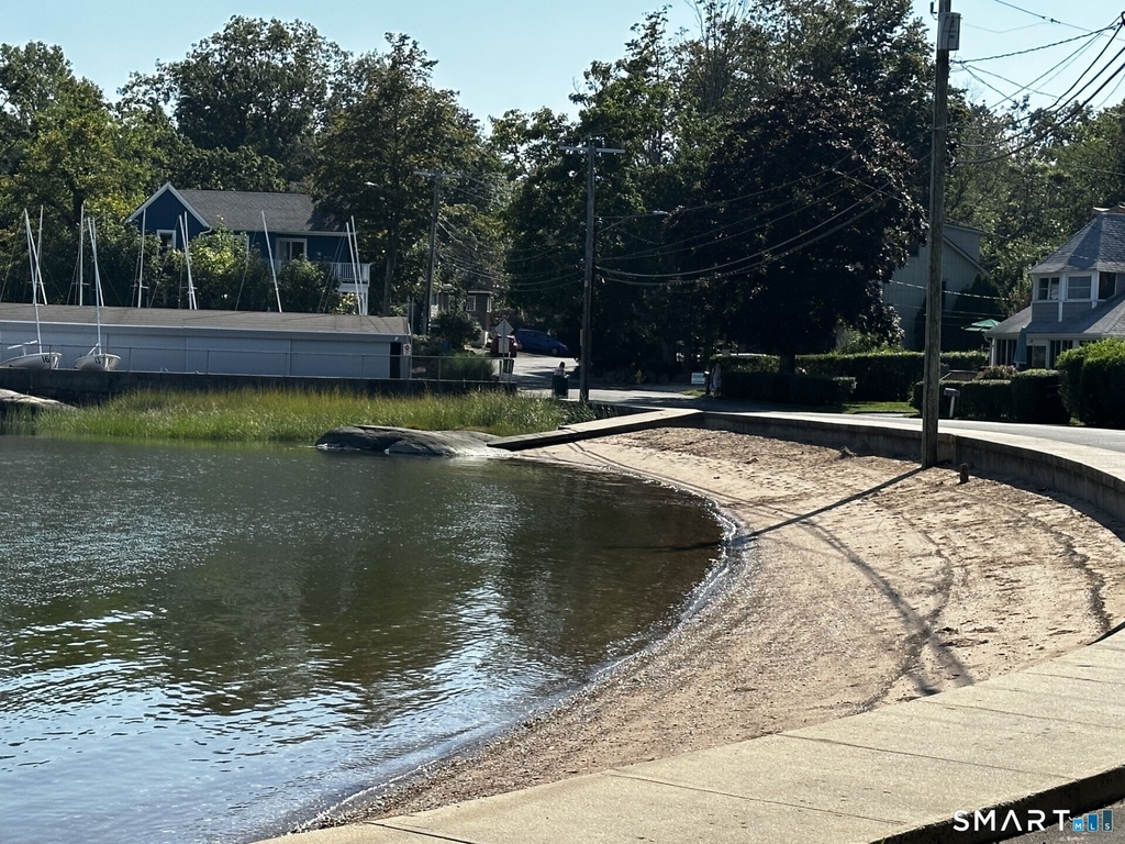 322 Clark Avenue - Photo 9