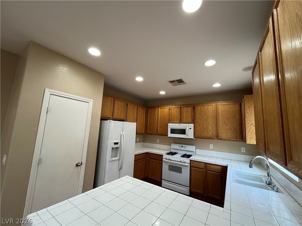 5420 Pipers Meadow Court - Photo 2