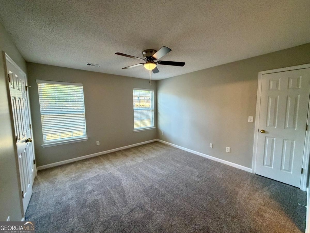 15 Lakeside Circle - Photo 8