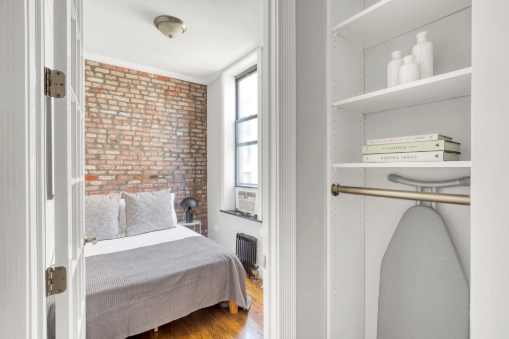 60 Avenue  - Photo 3
