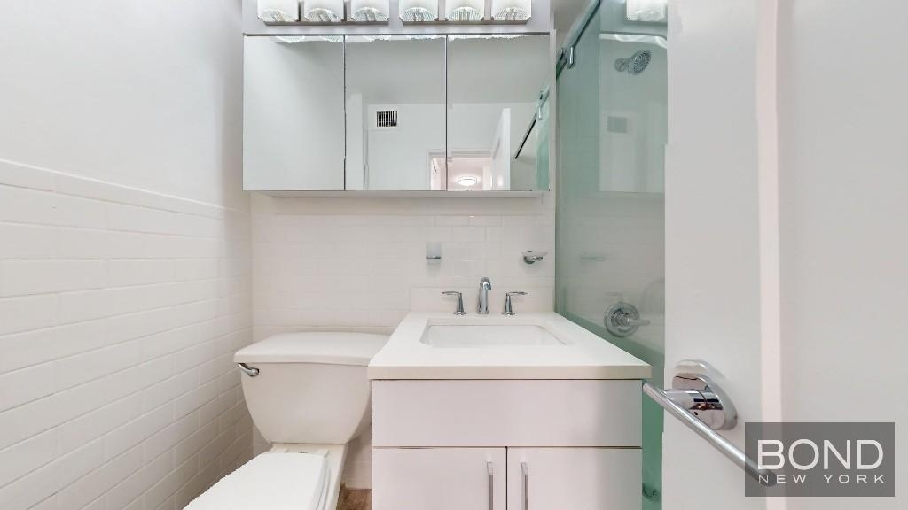 25 West 68th Street Apartment 1E - Photo 5