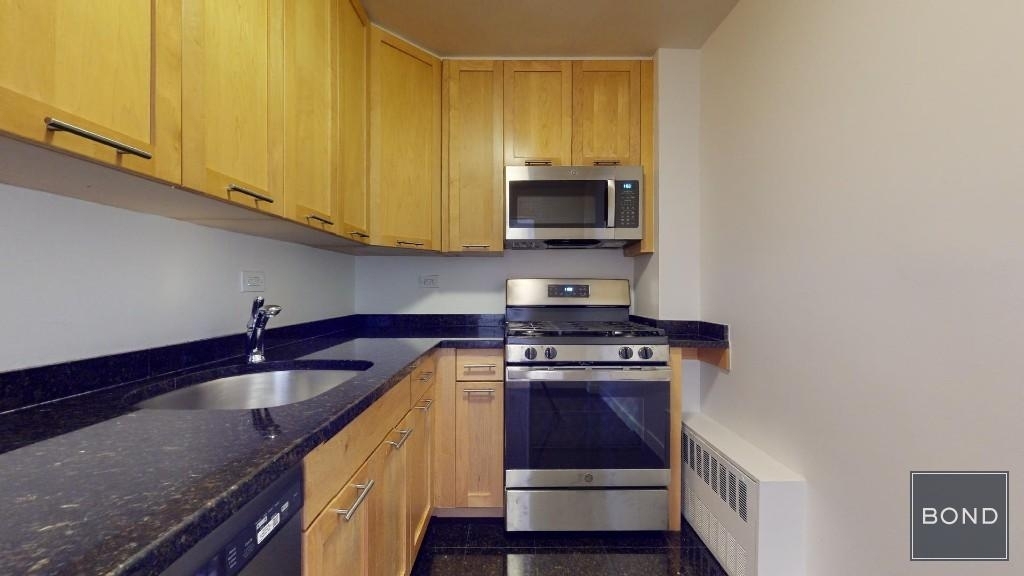 333 east 49th street  - Photo 1