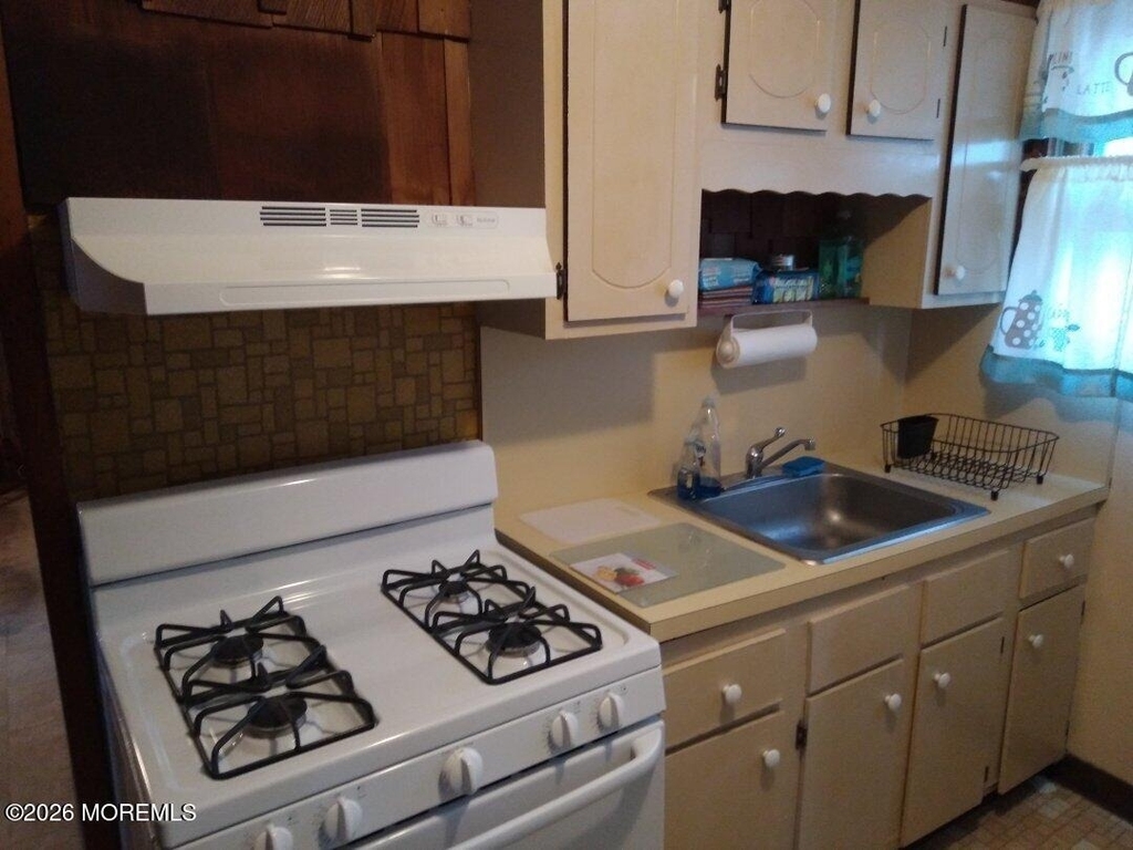 10 Lake Street - Photo 6