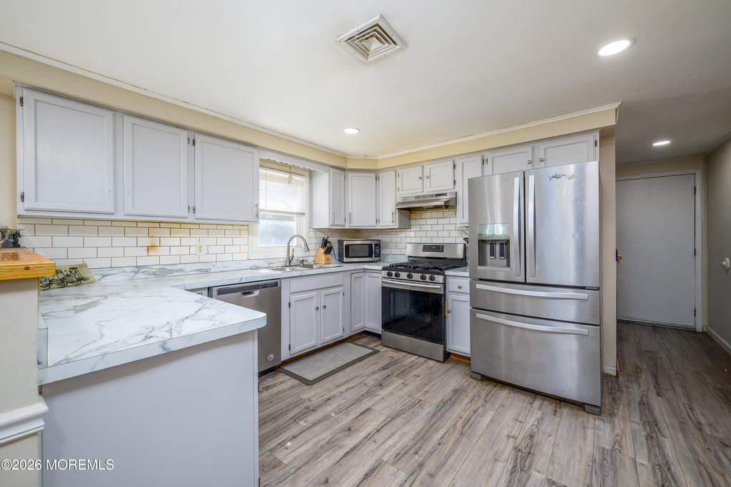 570 Eltone Road - Photo 0