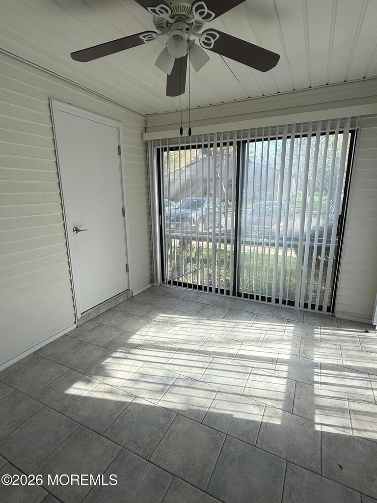 218 Medford Court - Photo 2