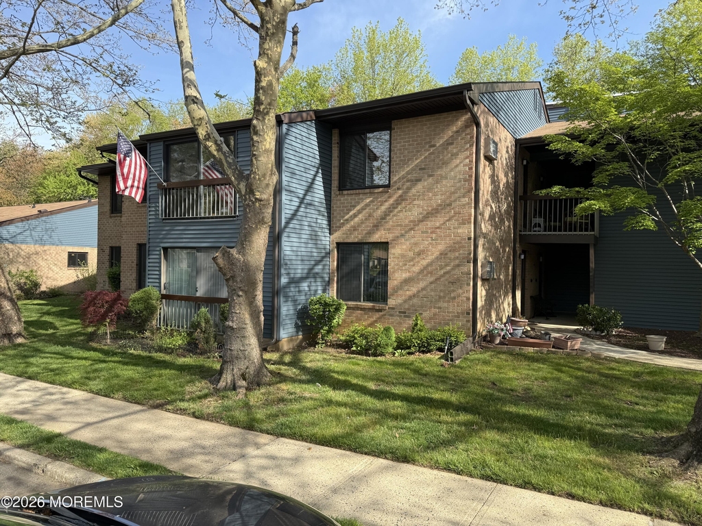 218 Medford Court - Photo 4