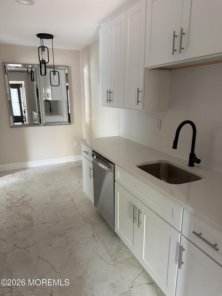 218 Medford Court - Photo 11