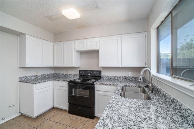 3301 Aurora Street - Photo 6